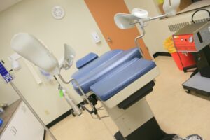 Un témoin de Jéhovah accuse un médecin de l'avoir transfusé