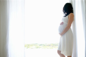 Autorisation de la GPA au Portugal : Les féministes réagissent