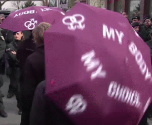 Quand l'IVG s'impose dans l'actualité des Etats-Unis à la France