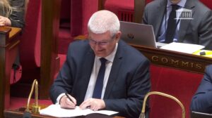 Les critères d’accès à l’« aide à mourir » adoptés : « Vous n’avez jamais, jamais, lâché un millimètre, sur rien »
