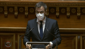 Le Sénat rejette l’euthanasie, le gouvernement fait des annonces