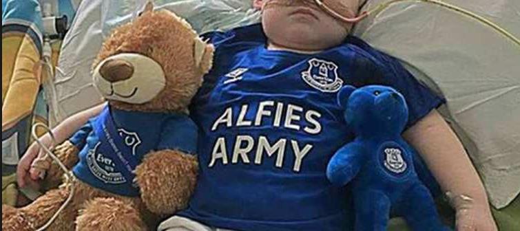 Alfie Evans : les parents invoquent désormais le respect de la vie privée