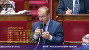 Loi de bioéthique, quatrième jour de débats : « Business as usual, voilà où vous nous menez ! »