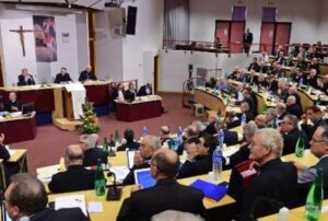 "La dignité de la procréation" : les évêques de France s'engagent contre l'extension de la PMA