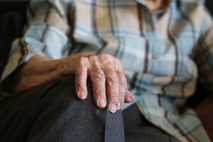 Le difficile accès aux soins palliatifs en EHPAD