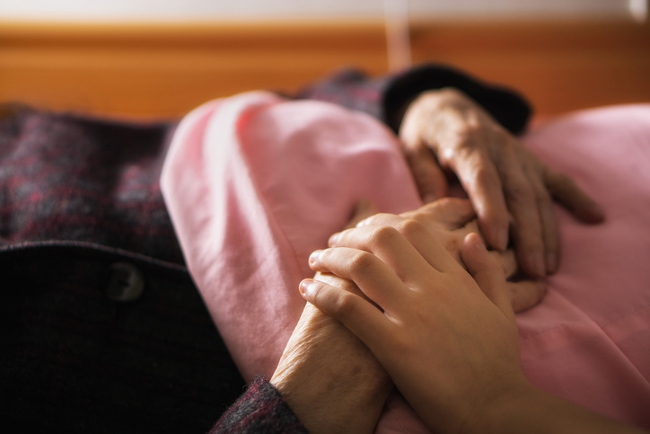 Soins palliatifs : l’intention des soins "n’est jamais d’abréger la vie mais de soulager les symptômes"