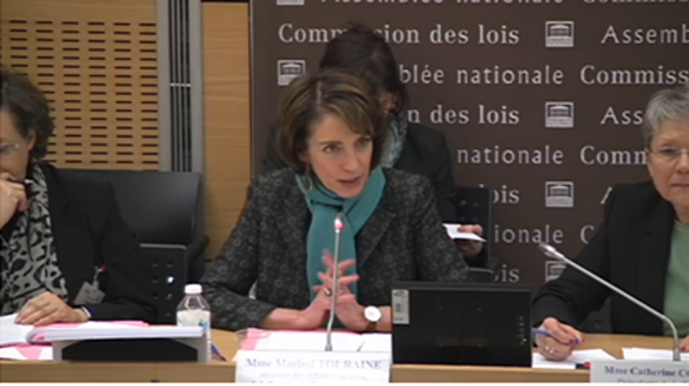 Marisol Touraine annonce la mise en place d’un numéro national d’appel sur l’IVG