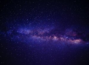 Claire Fourcade : « toutes les étoiles ne sont pas encore éteintes et la nuit n’est pas finie »