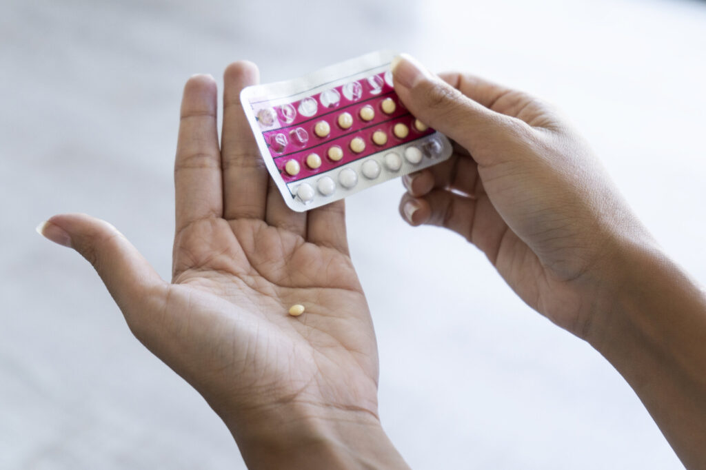 Le Rwanda abaisse à 15 ans l’âge légal d’accès à la contraception et « règlemente » la GPA