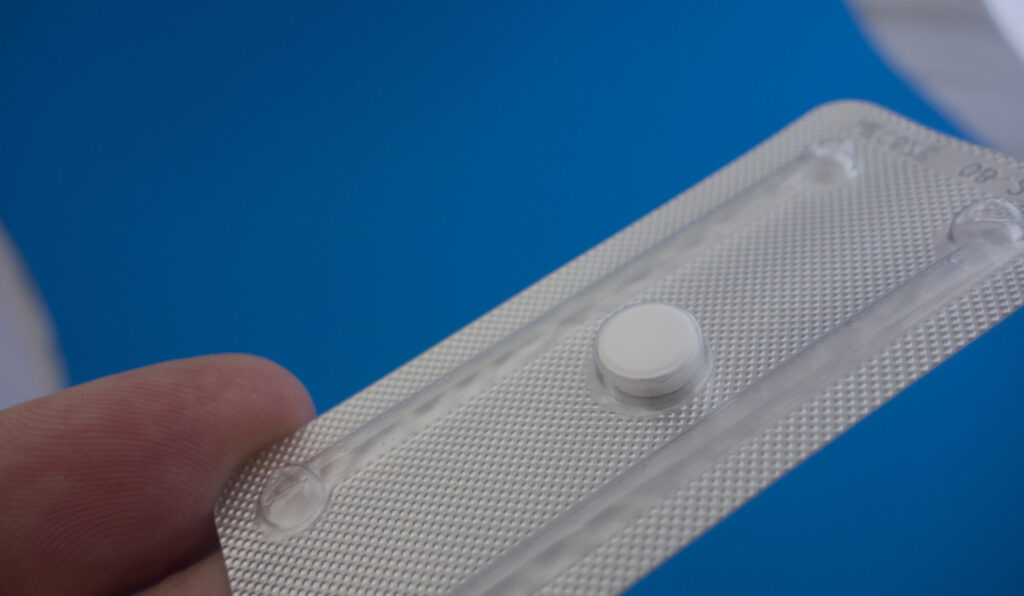 Colombie-Britannique : les sages-femmes autorisées à prescrire la pilule abortive