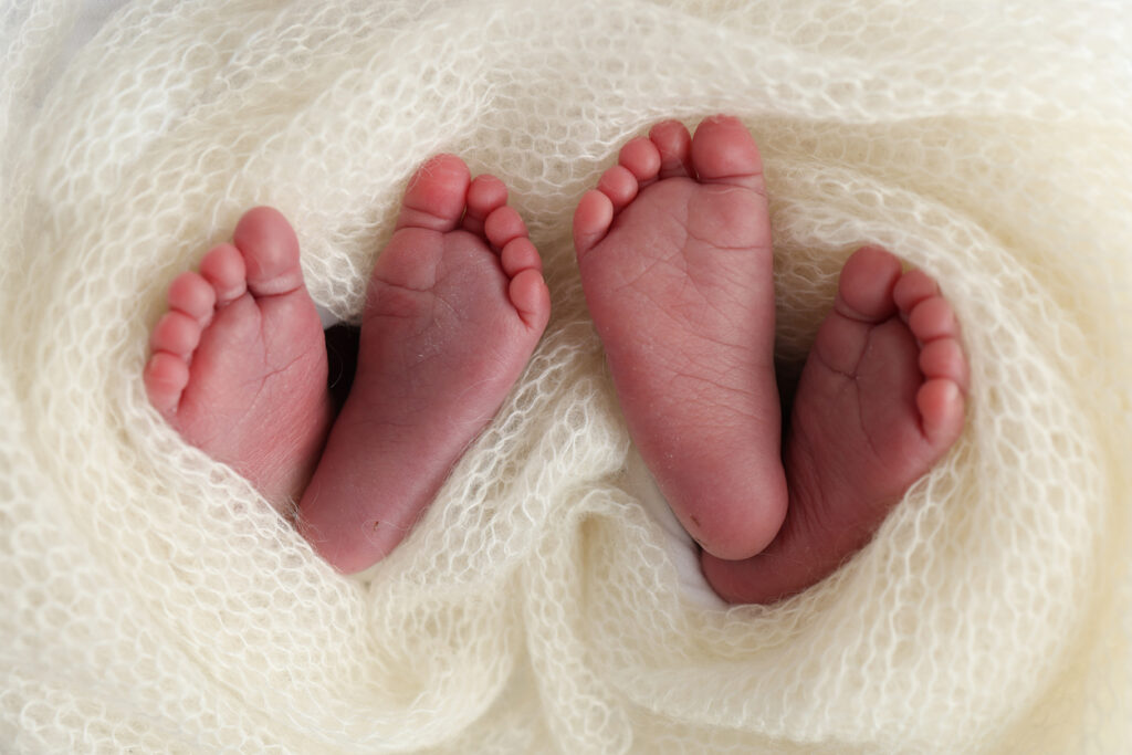 PMA : une femme donne naissance à des « jumeaux », l’un conçu naturellement, l’autre après un don d’ovocyte